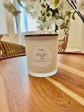 Load image into Gallery viewer, Sweetvanillasoycandle
